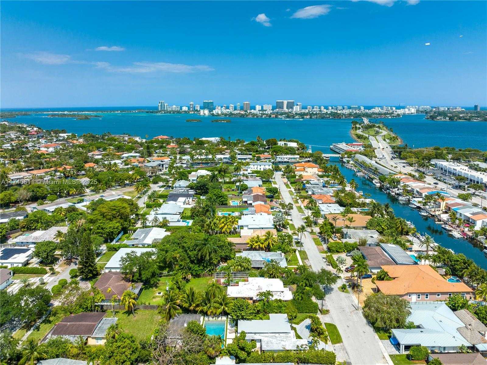Small Image of 2135 NORTH EAST 124TH ST, North Miami Number 35