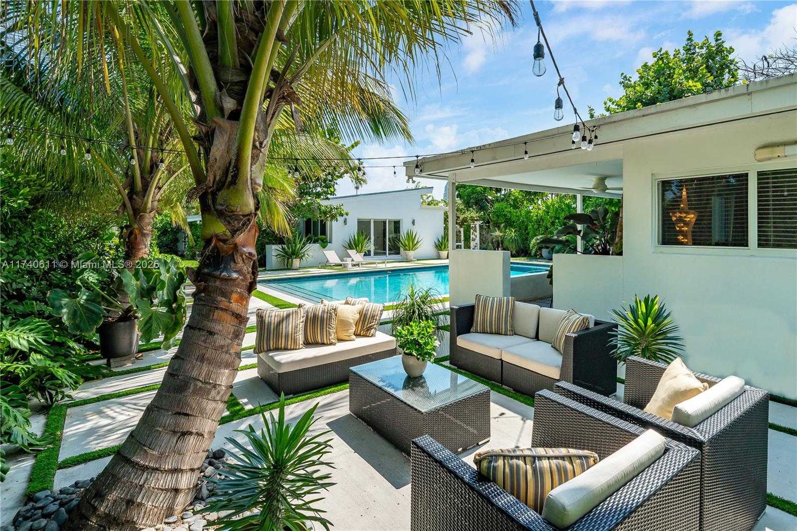 Small Image of 2135 NORTH EAST 124TH ST, North Miami Number 4