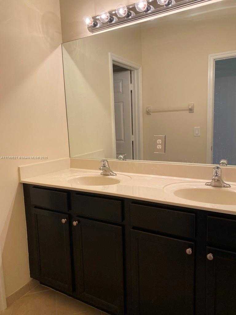 Small Image of 3609 SOUTH EAST 1 STREET, Homestead Number 15