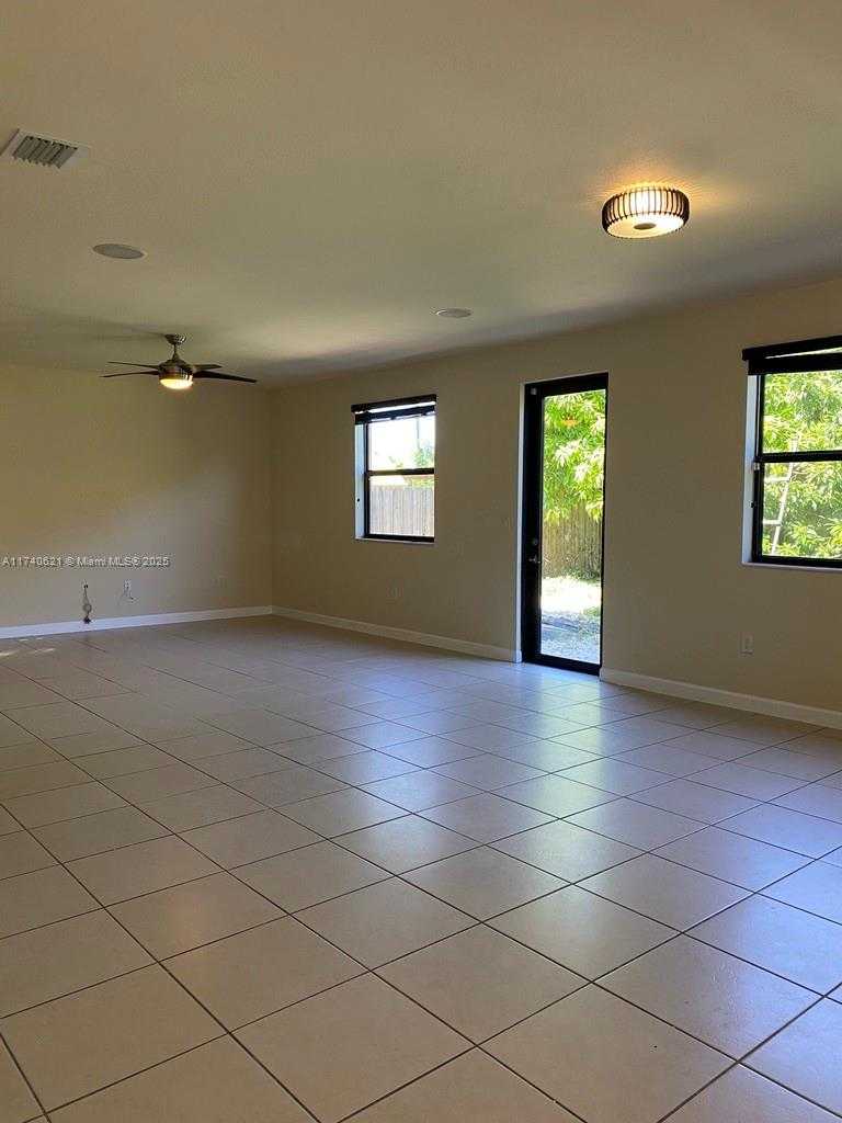 Small Image of 3609 SOUTH EAST 1 STREET, Homestead Number 8