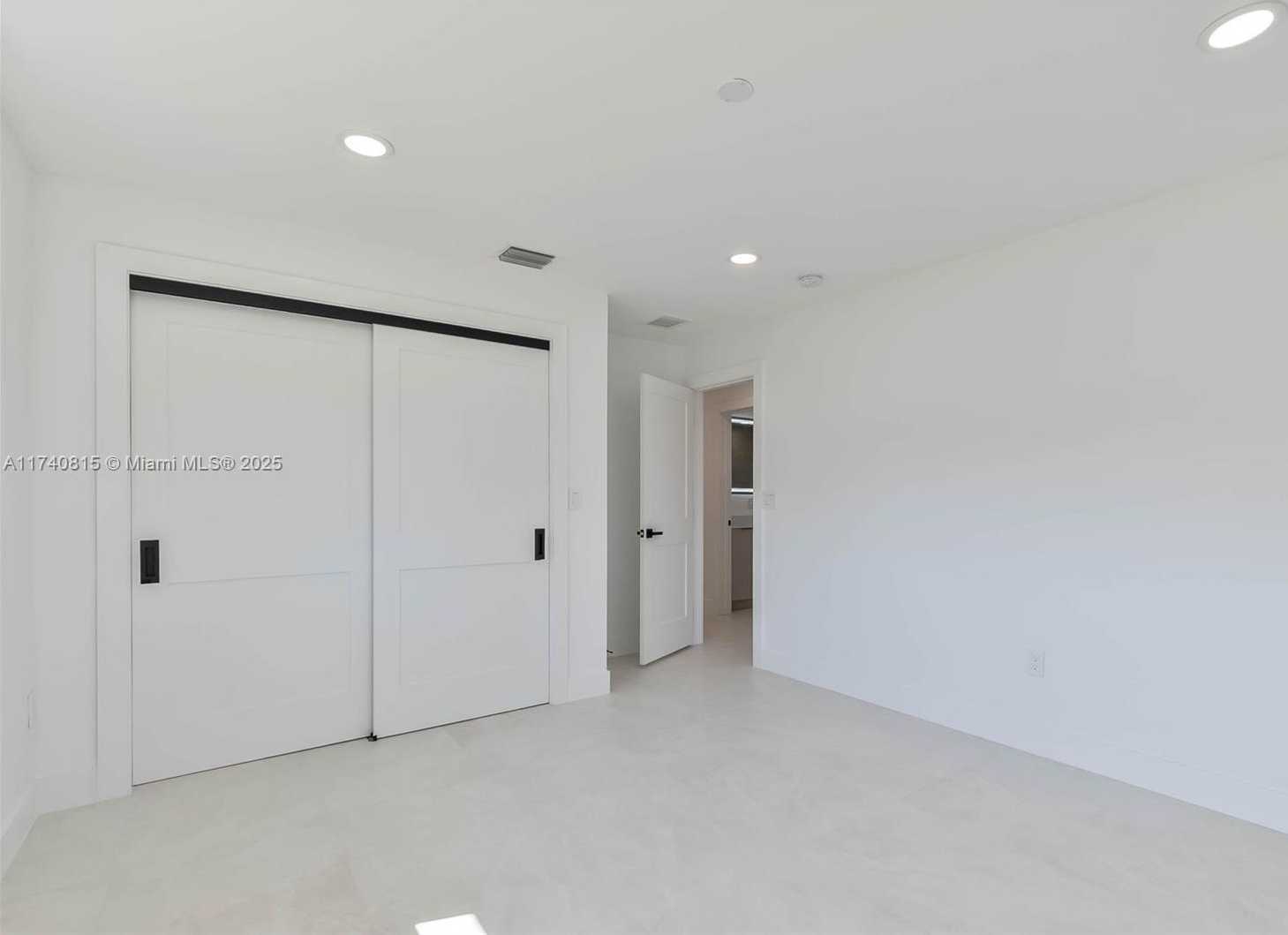 Small Image of 14091 SOUTH WEST 82ND PL, Palmetto Bay Number 26