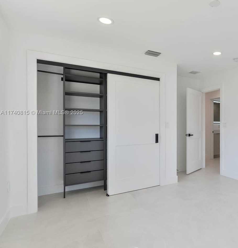 Small Image of 14091 SOUTH WEST 82ND PL, Palmetto Bay Number 27