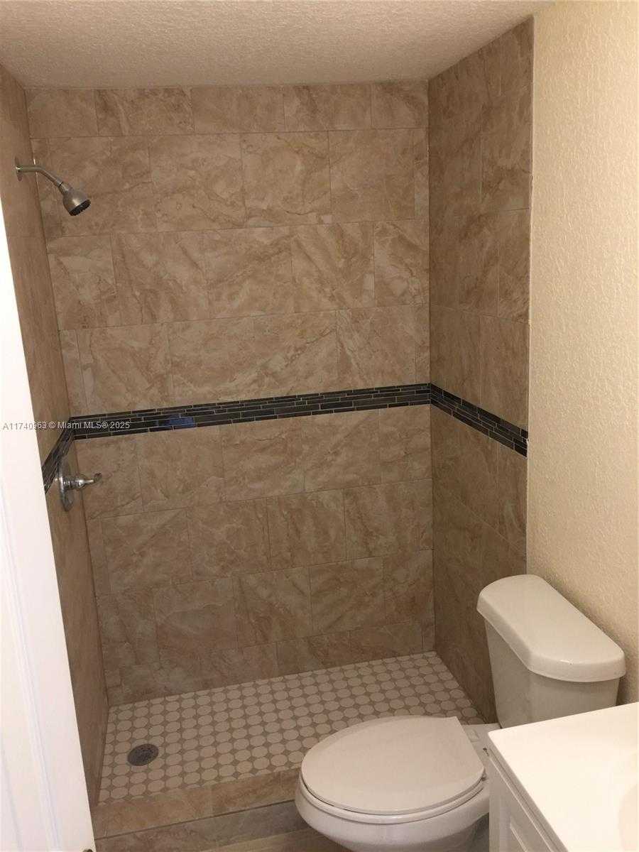 Small Image of 19800 SOUTH WEST 180TH AVE 281, Miami Number 13