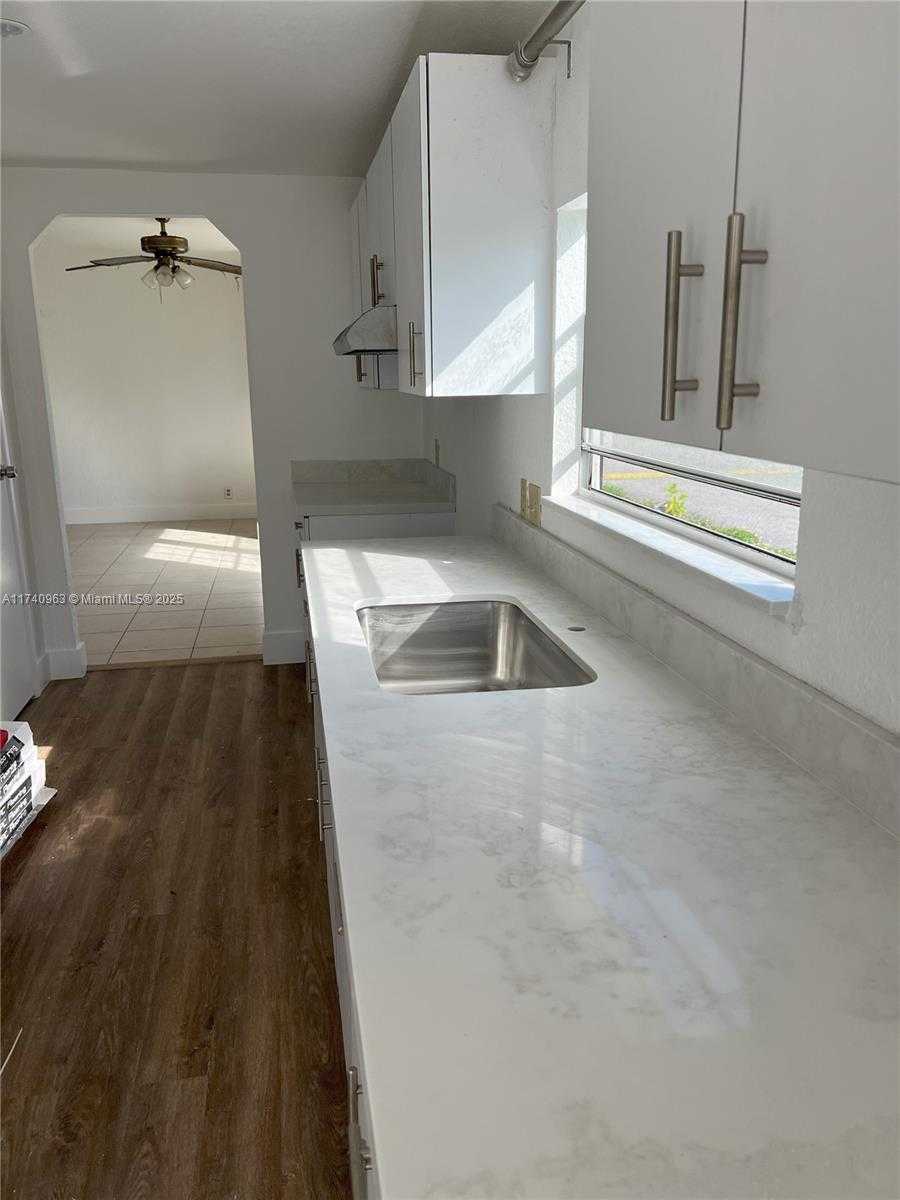 Small Image of 19800 SOUTH WEST 180TH AVE 281, Miami Number 6