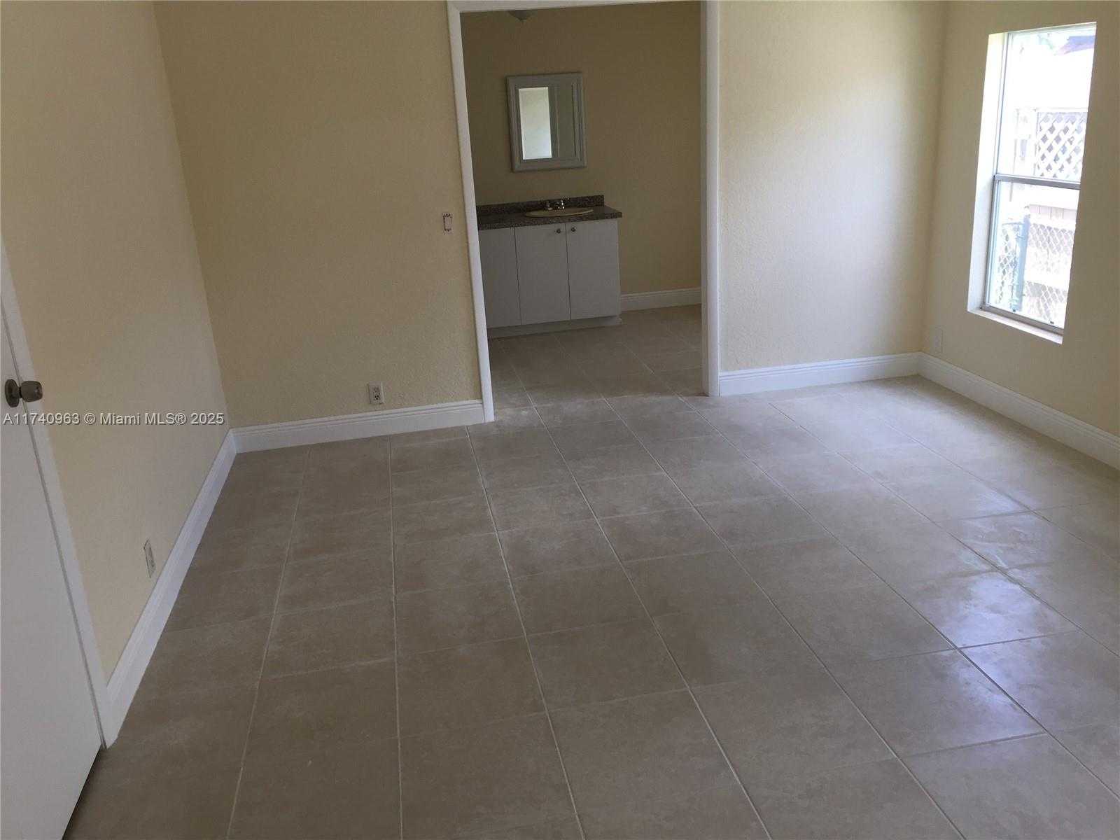 Small Image of 19800 SOUTH WEST 180TH AVE 281, Miami Number 9