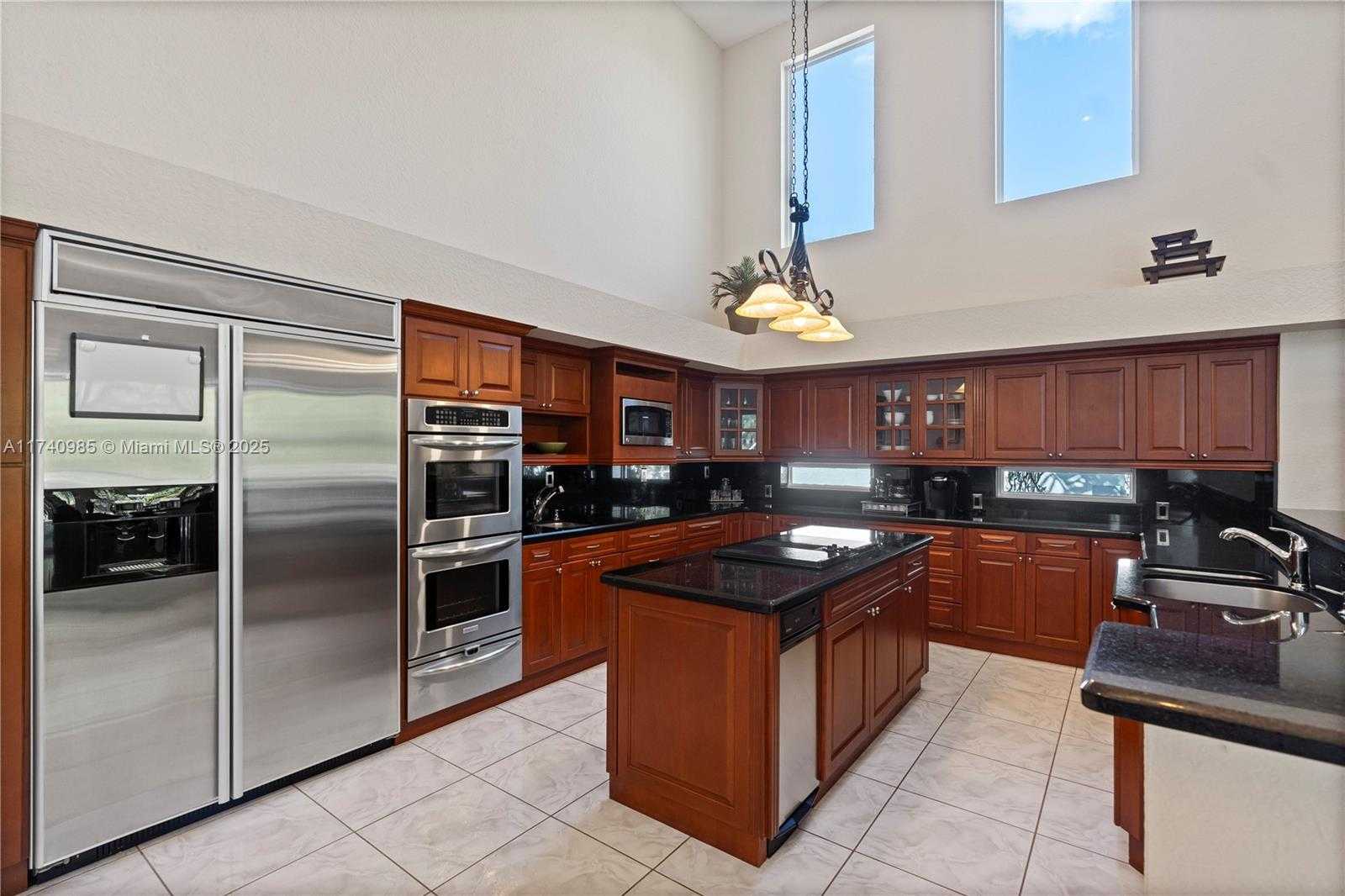 Small Image of 1113 SOUTH WEST 156TH TER, Pembroke Pines Number 15