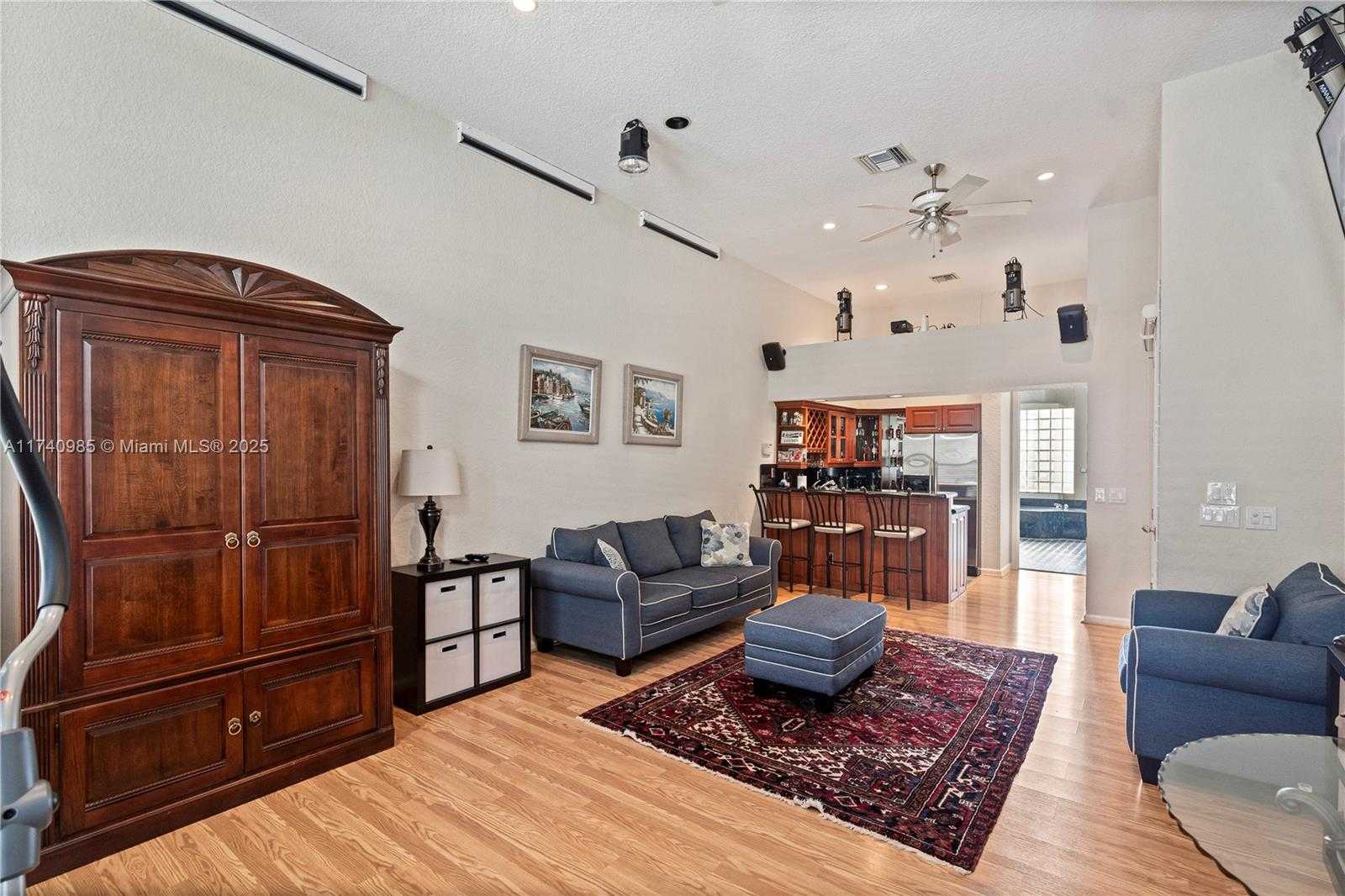 Small Image of 1113 SOUTH WEST 156TH TER, Pembroke Pines Number 24
