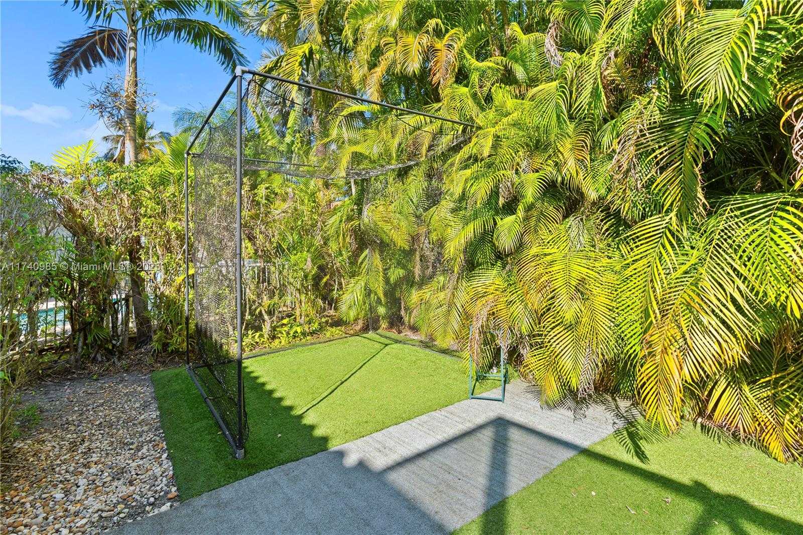Small Image of 1113 SOUTH WEST 156TH TER, Pembroke Pines Number 50