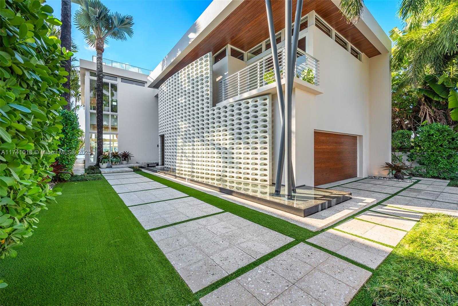 Small Image of 610 WEST DILIDO DR, Miami Beach Number 10