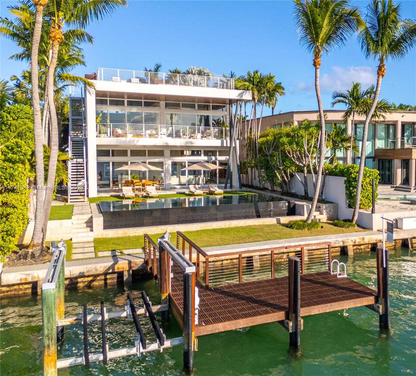 Small Image of 610 WEST DILIDO DR, Miami Beach Number 11