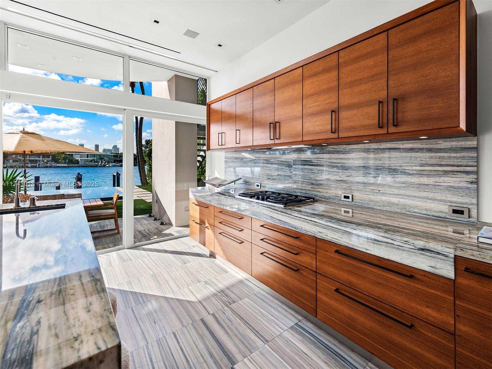 Small Image of 610 WEST DILIDO DR, Miami Beach Number 19