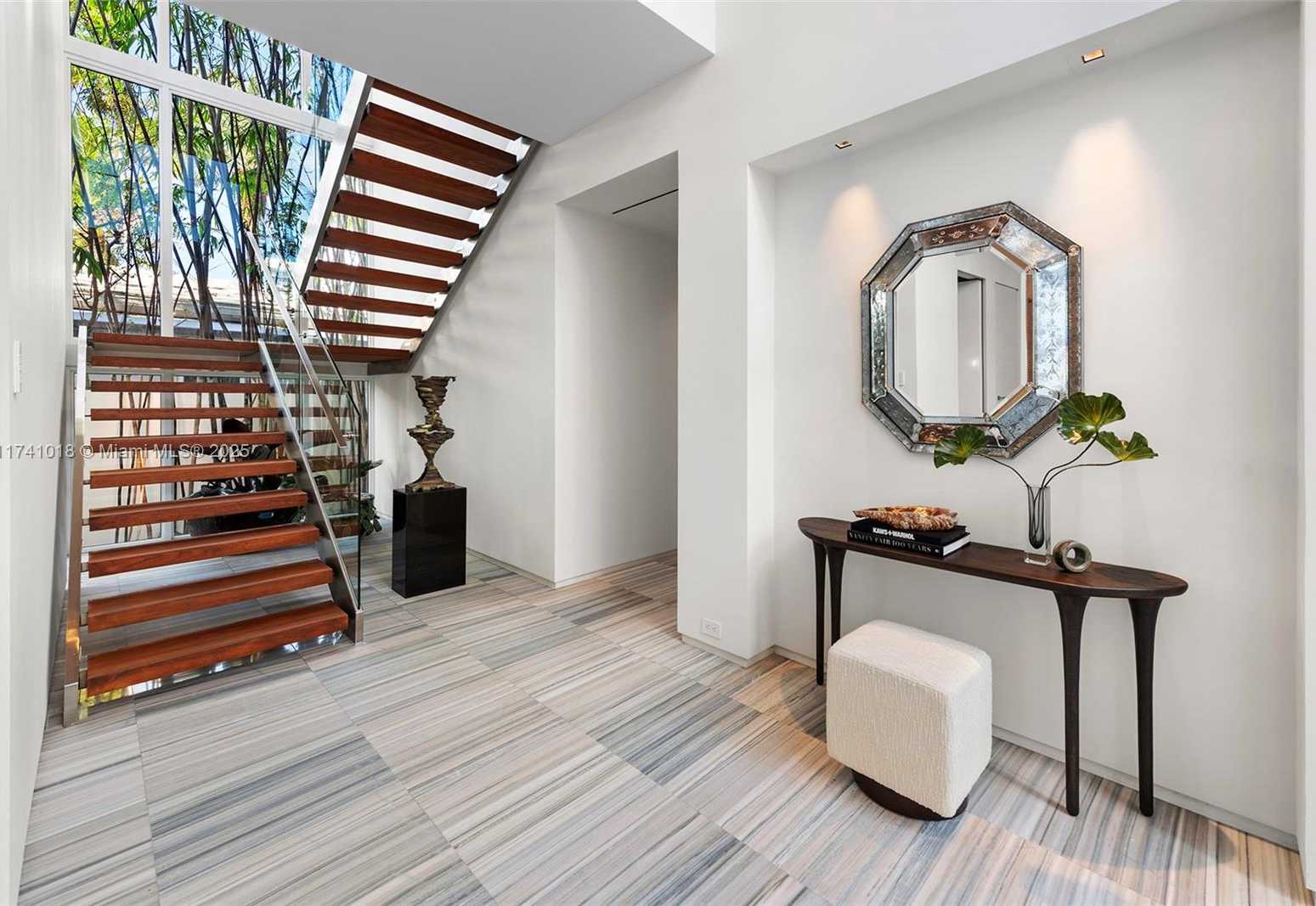 Small Image of 610 WEST DILIDO DR, Miami Beach Number 26