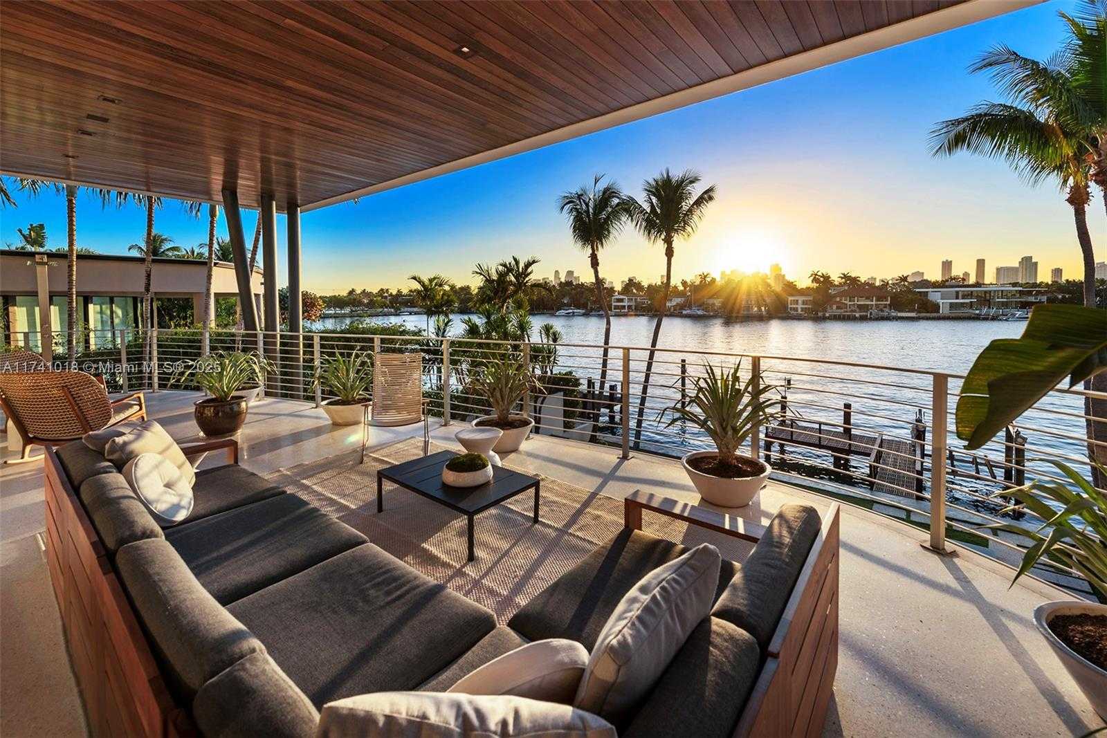 Small Image of 610 WEST DILIDO DR, Miami Beach Number 30