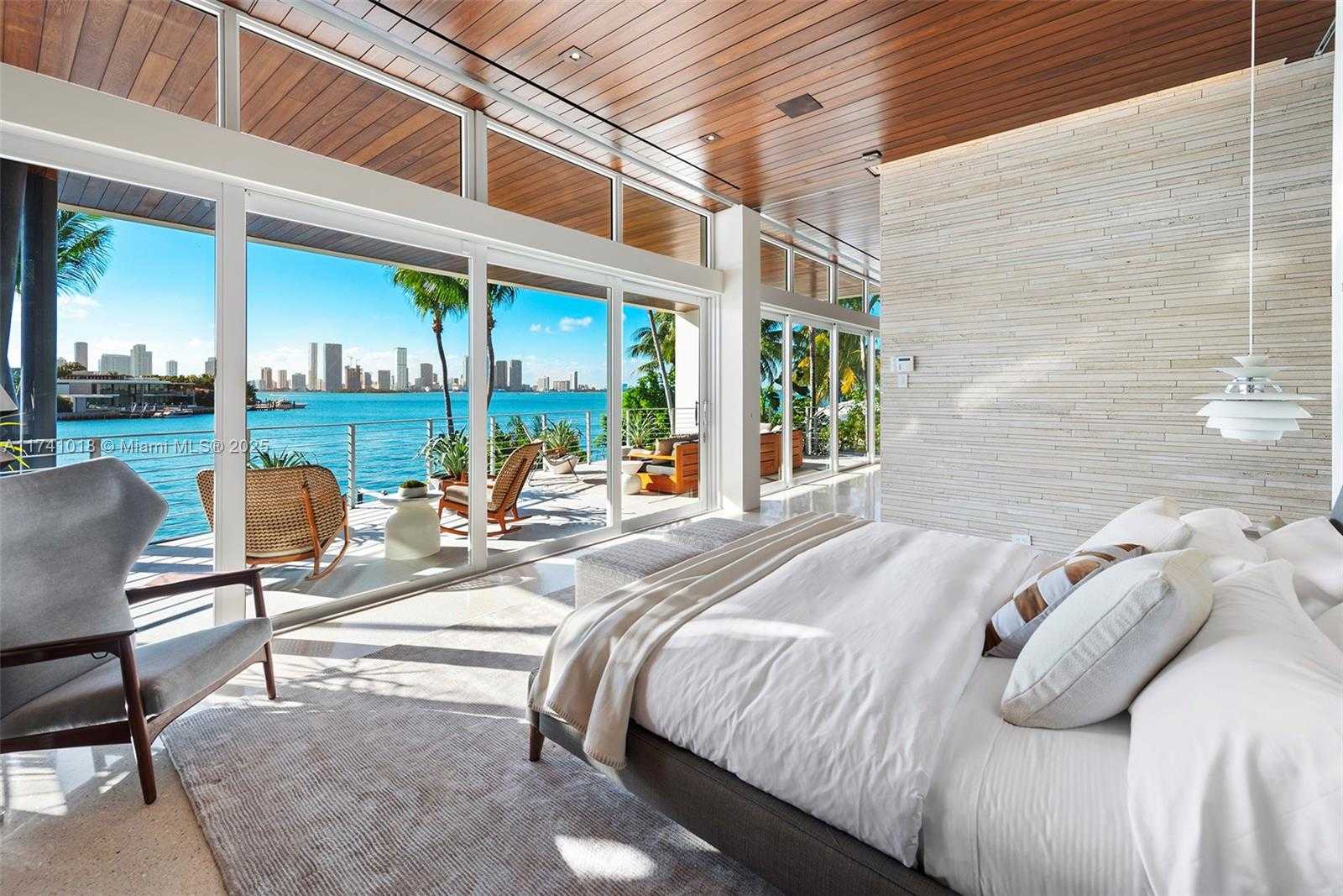 Small Image of 610 WEST DILIDO DR, Miami Beach Number 4