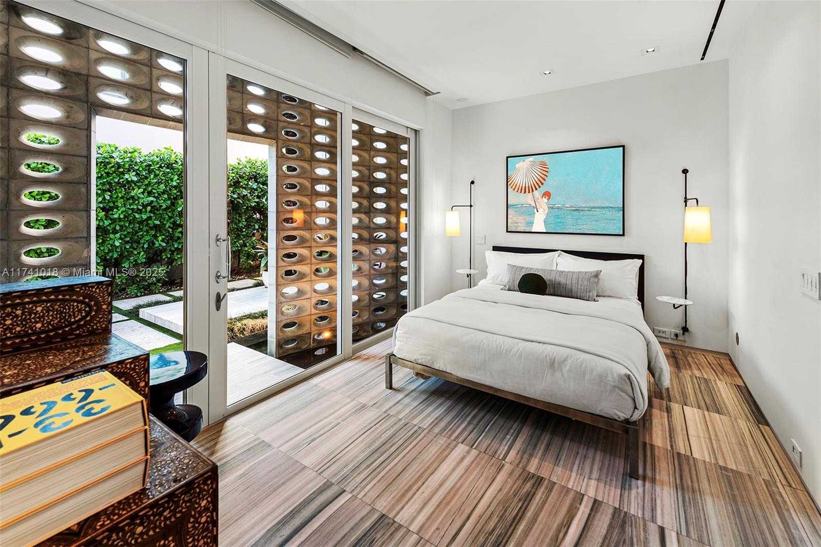 Small Image of 610 WEST DILIDO DR, Miami Beach Number 42