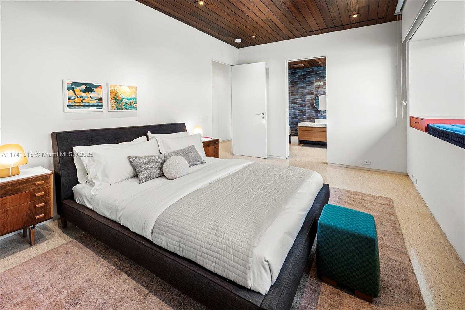 Small Image of 610 WEST DILIDO DR, Miami Beach Number 43