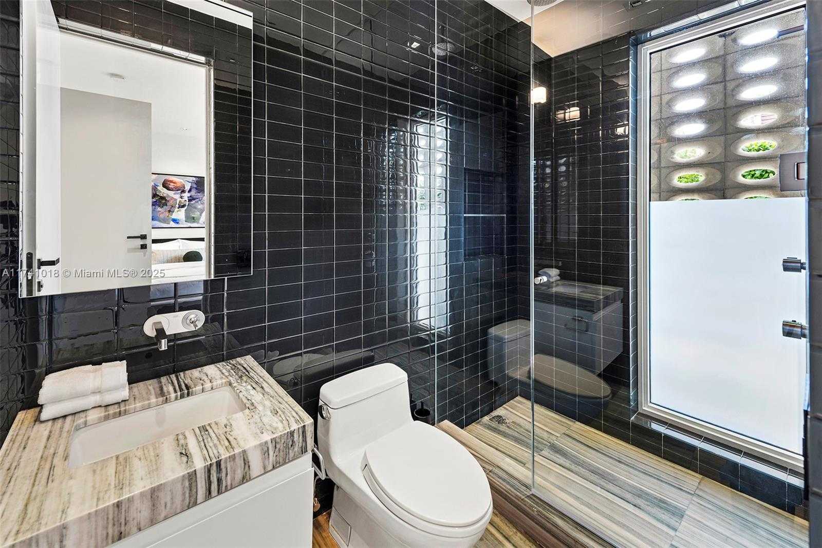 Small Image of 610 WEST DILIDO DR, Miami Beach Number 44