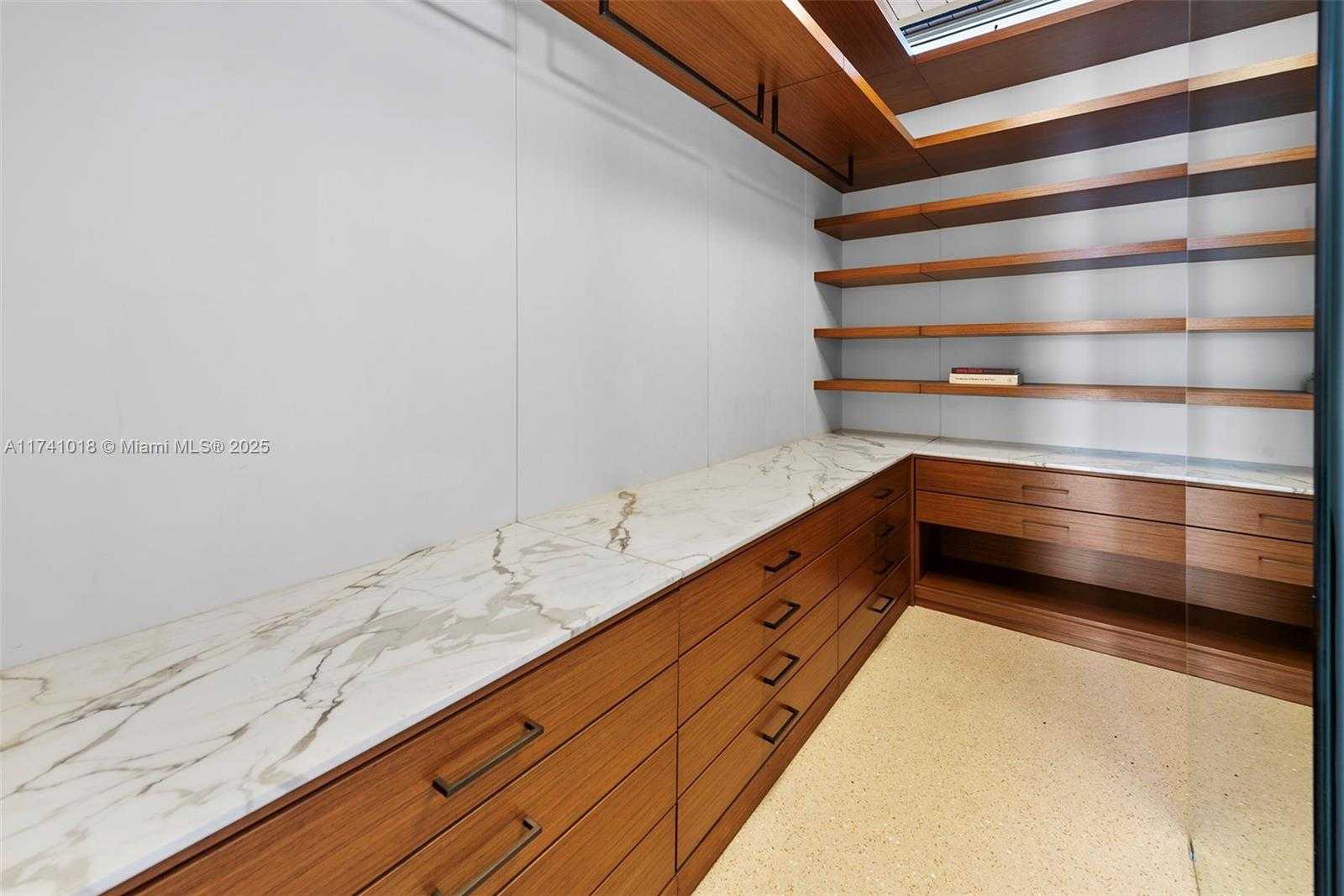 Small Image of 610 WEST DILIDO DR, Miami Beach Number 49