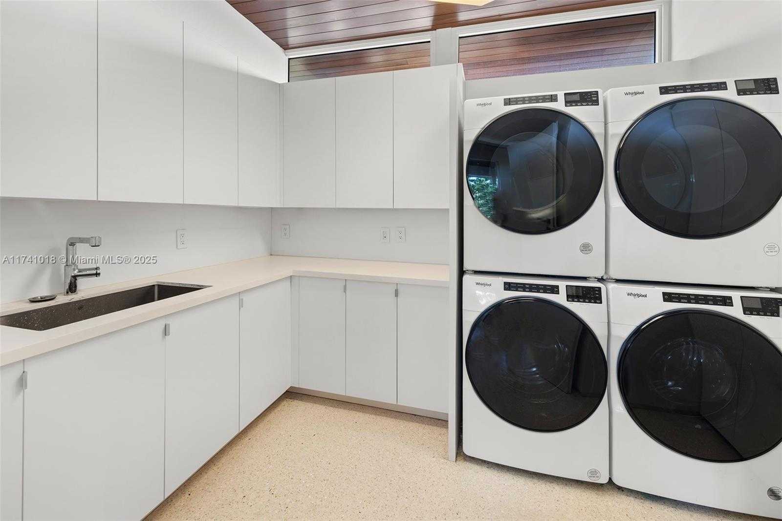 Small Image of 610 WEST DILIDO DR, Miami Beach Number 51
