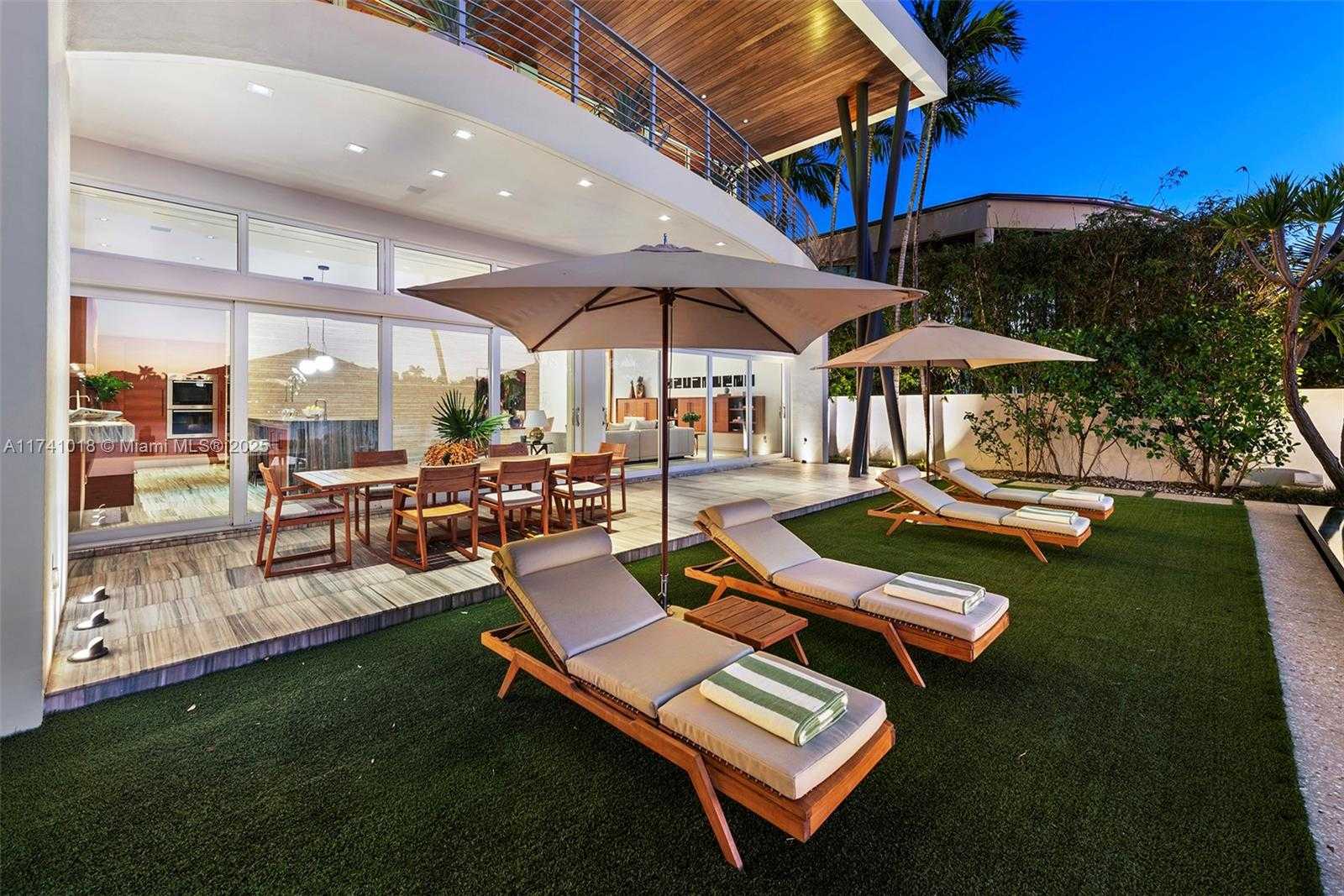 Small Image of 610 WEST DILIDO DR, Miami Beach Number 55