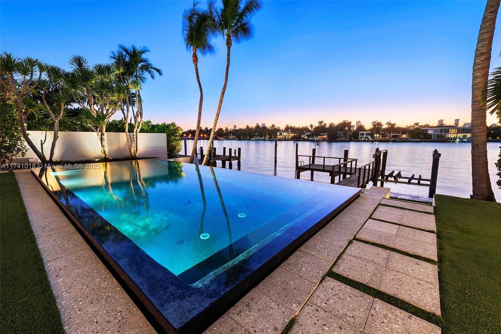 Small Image of 610 WEST DILIDO DR, Miami Beach Number 63