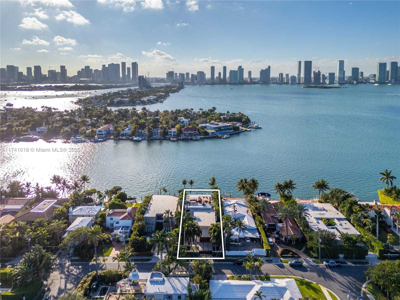Small Image of 610 WEST DILIDO DR, Miami Beach Number 7