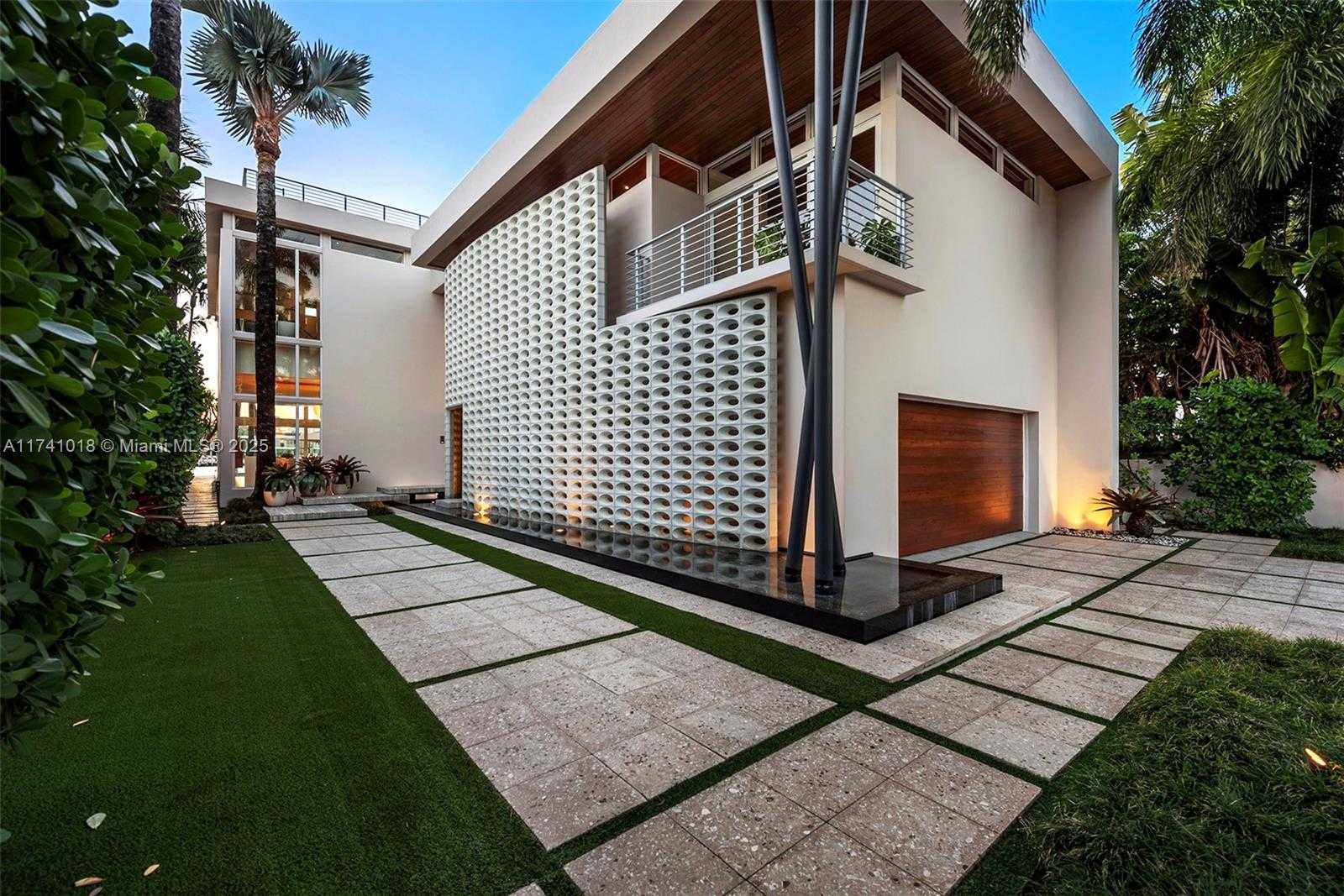 Small Image of 610 WEST DILIDO DR, Miami Beach Number 72