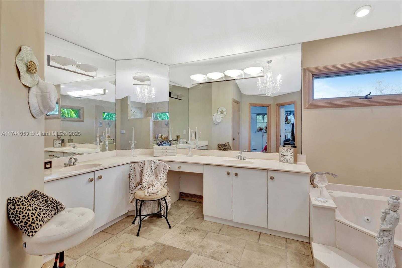Small Image of 2400 NORTH WEST LAKERIDGE DR, Palm City Number 41