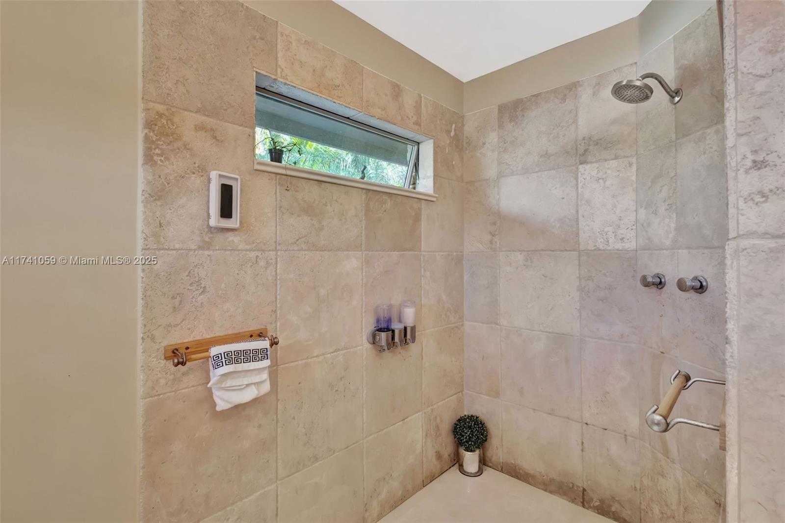 Small Image of 2400 NORTH WEST LAKERIDGE DR, Palm City Number 43