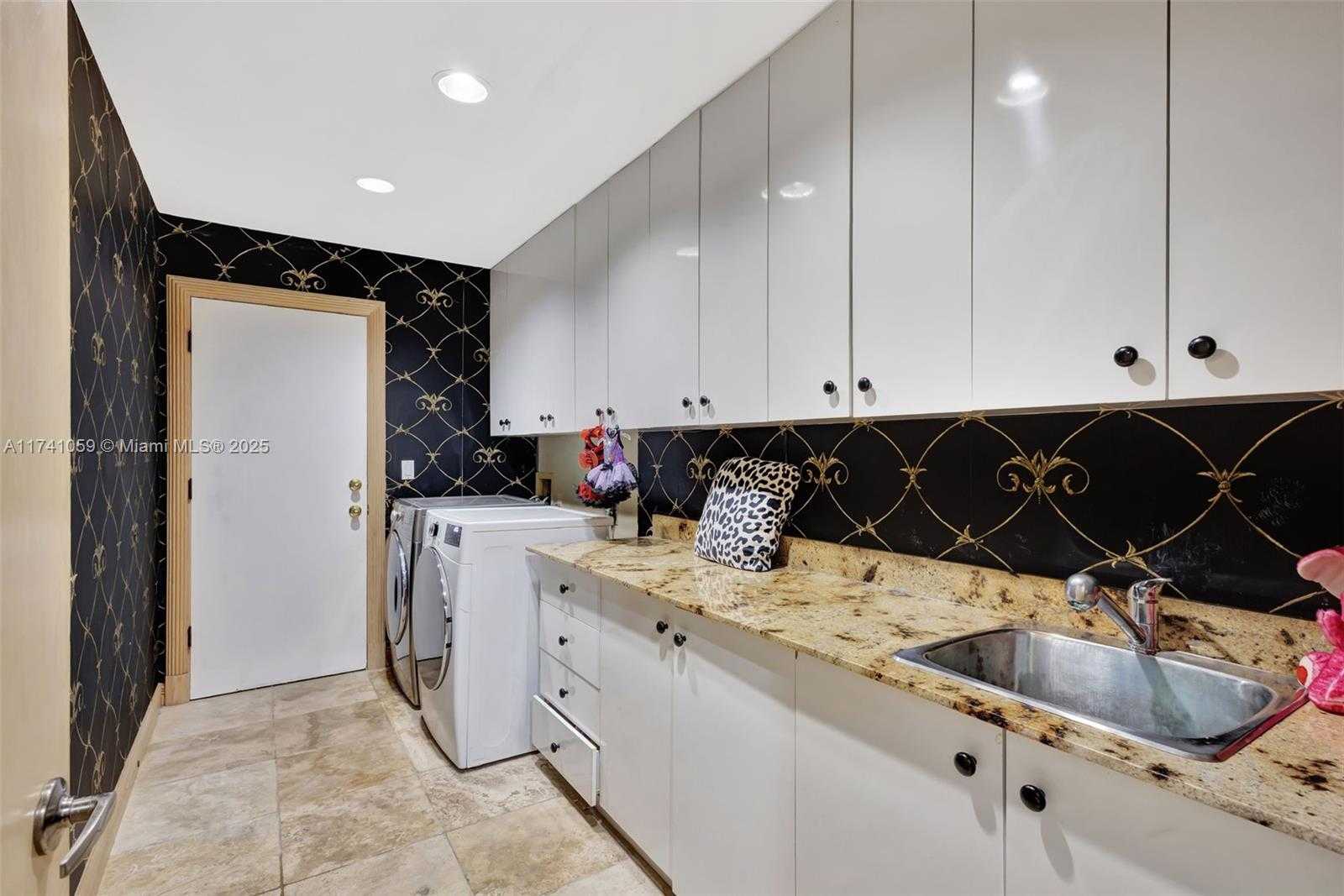 Small Image of 2400 NORTH WEST LAKERIDGE DR, Palm City Number 47