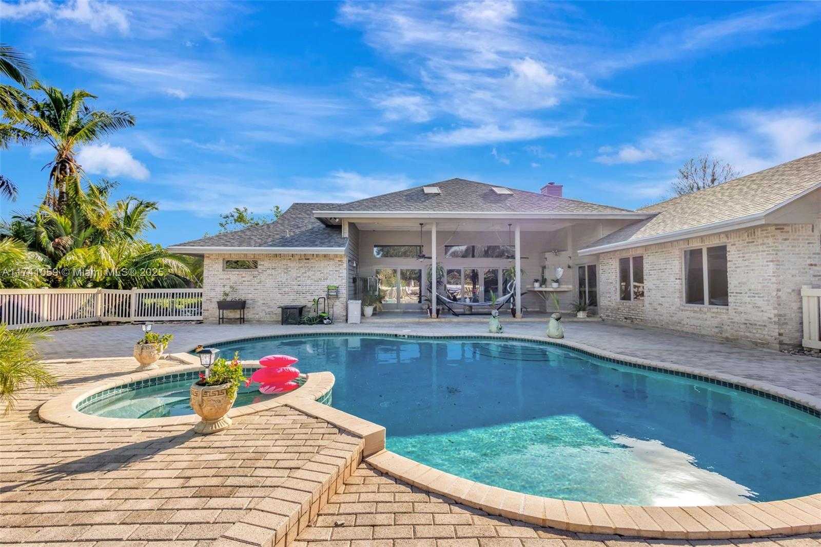 Small Image of 2400 NORTH WEST LAKERIDGE DR, Palm City Number 56