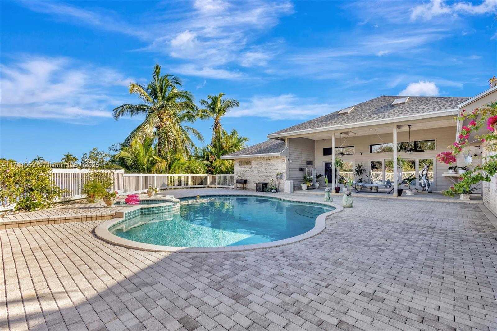 Small Image of 2400 NORTH WEST LAKERIDGE DR, Palm City Number 57