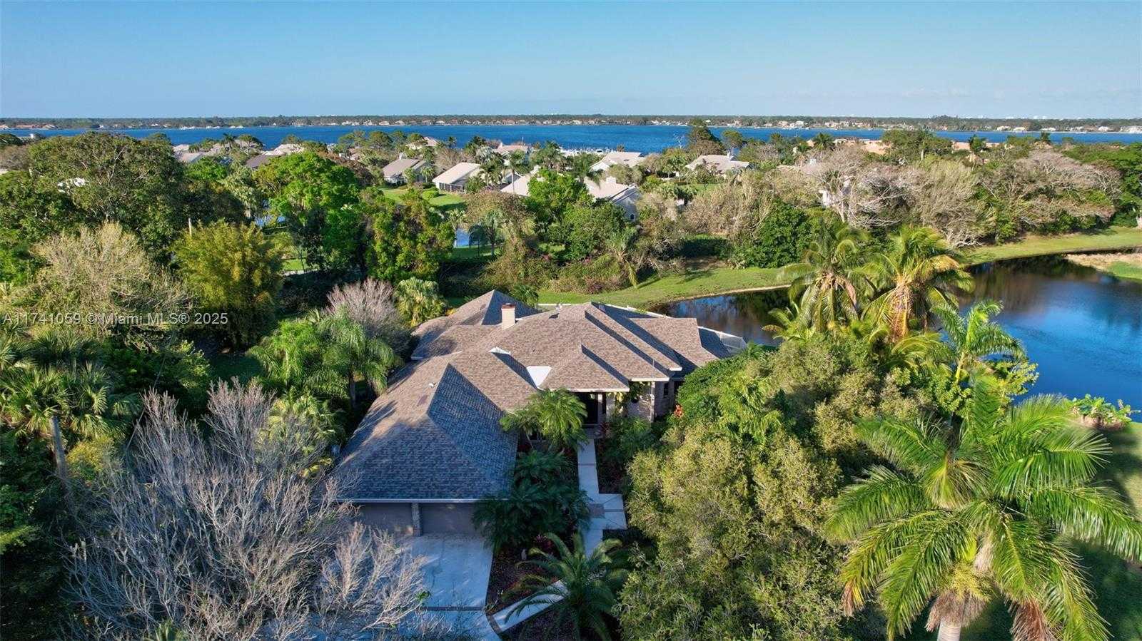 Small Image of 2400 NORTH WEST LAKERIDGE DR, Palm City Number 65