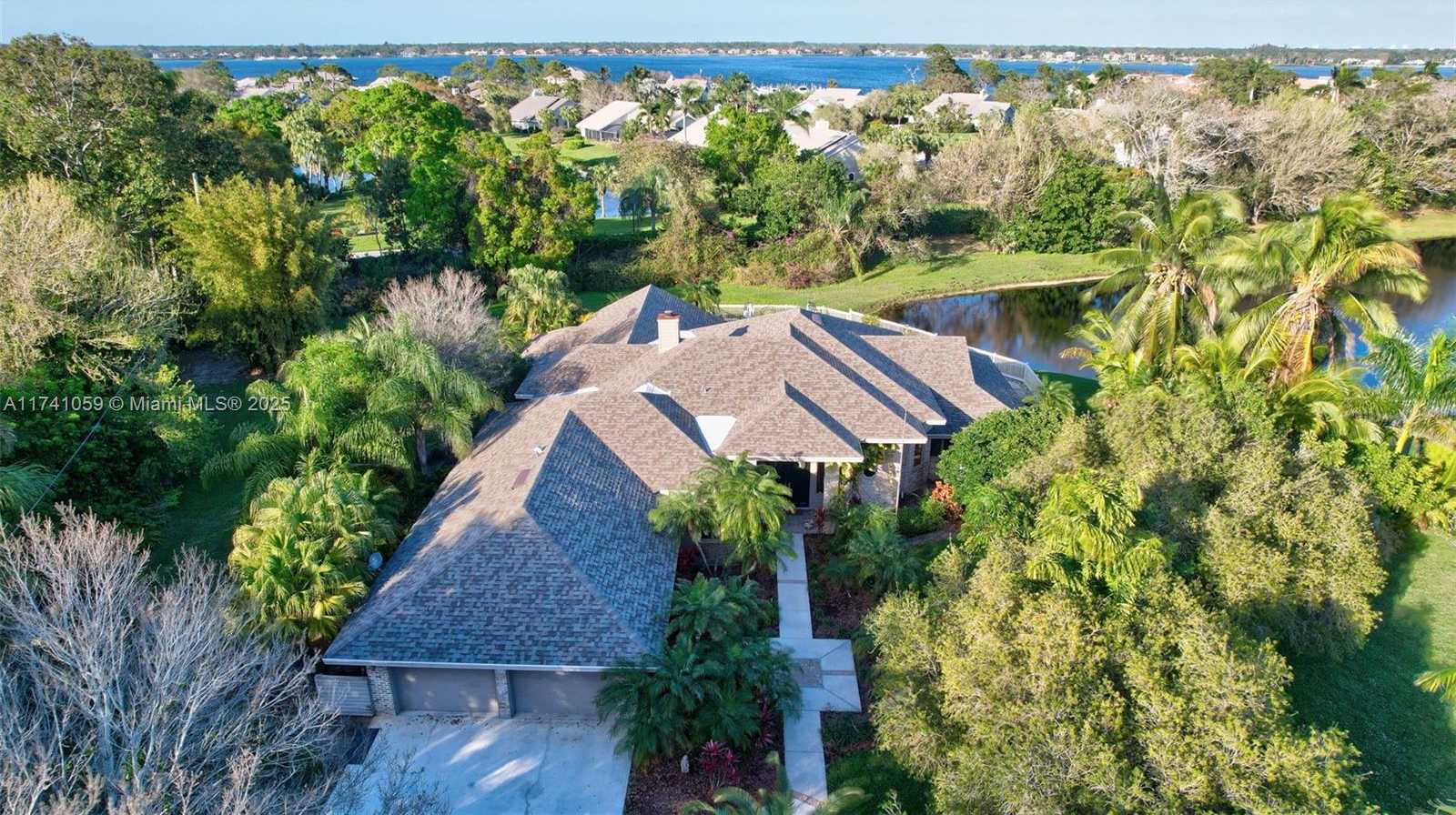Small Image of 2400 NORTH WEST LAKERIDGE DR, Palm City Number 66