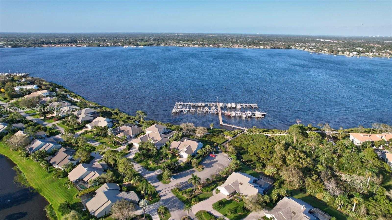 Small Image of 2400 NORTH WEST LAKERIDGE DR, Palm City Number 71