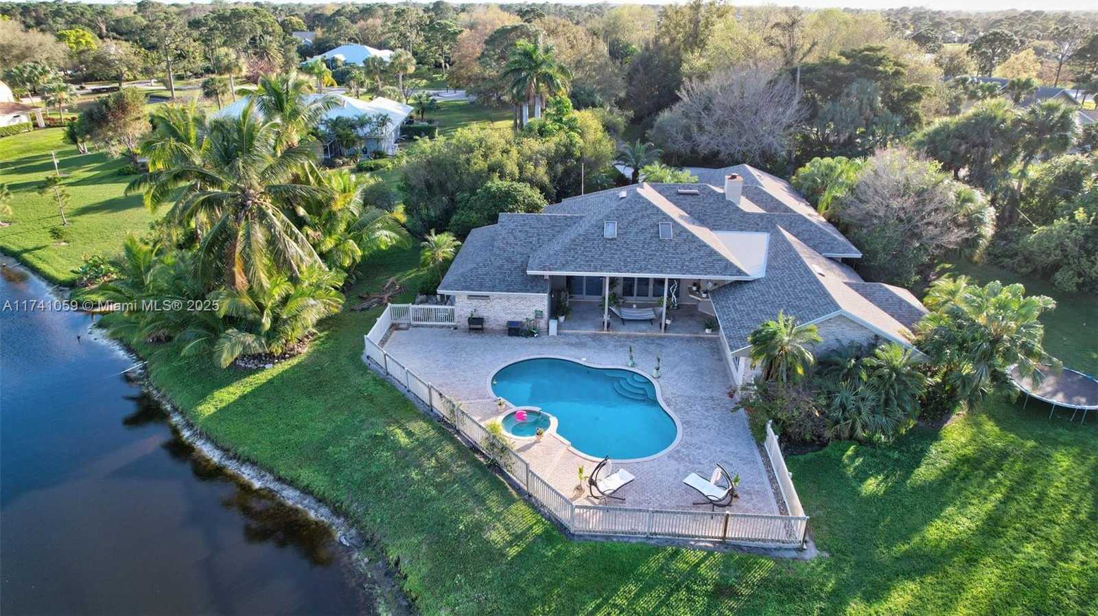 Small Image of 2400 NORTH WEST LAKERIDGE DR, Palm City Number 76