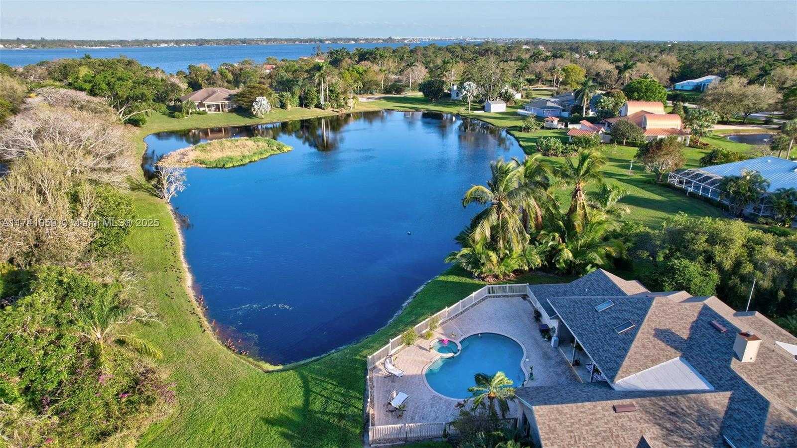 Small Image of 2400 NORTH WEST LAKERIDGE DR, Palm City Number 77