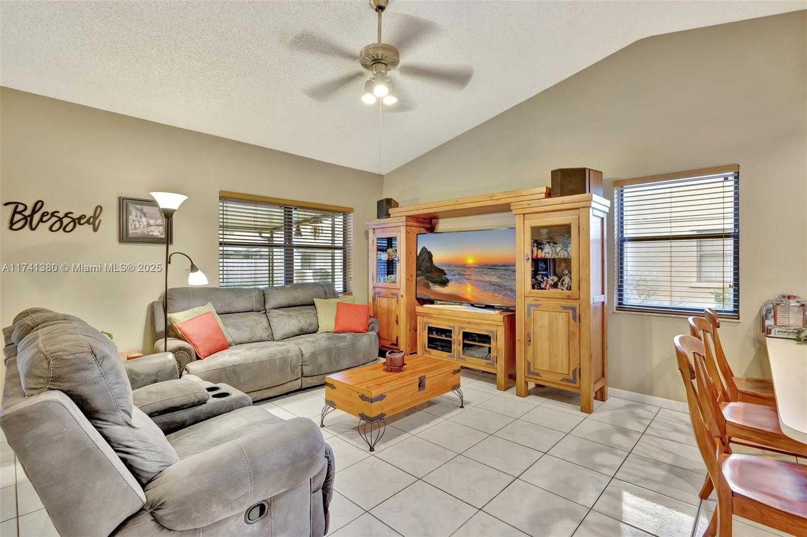 Small Image of 5911 EPSOM LN, Davie Number 10
