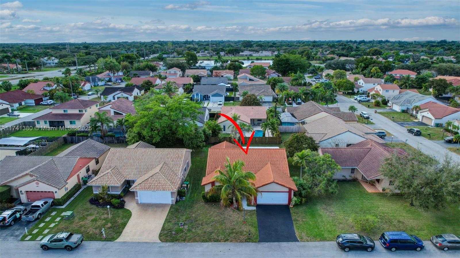 Small Image of 5911 EPSOM LN, Davie Number 2