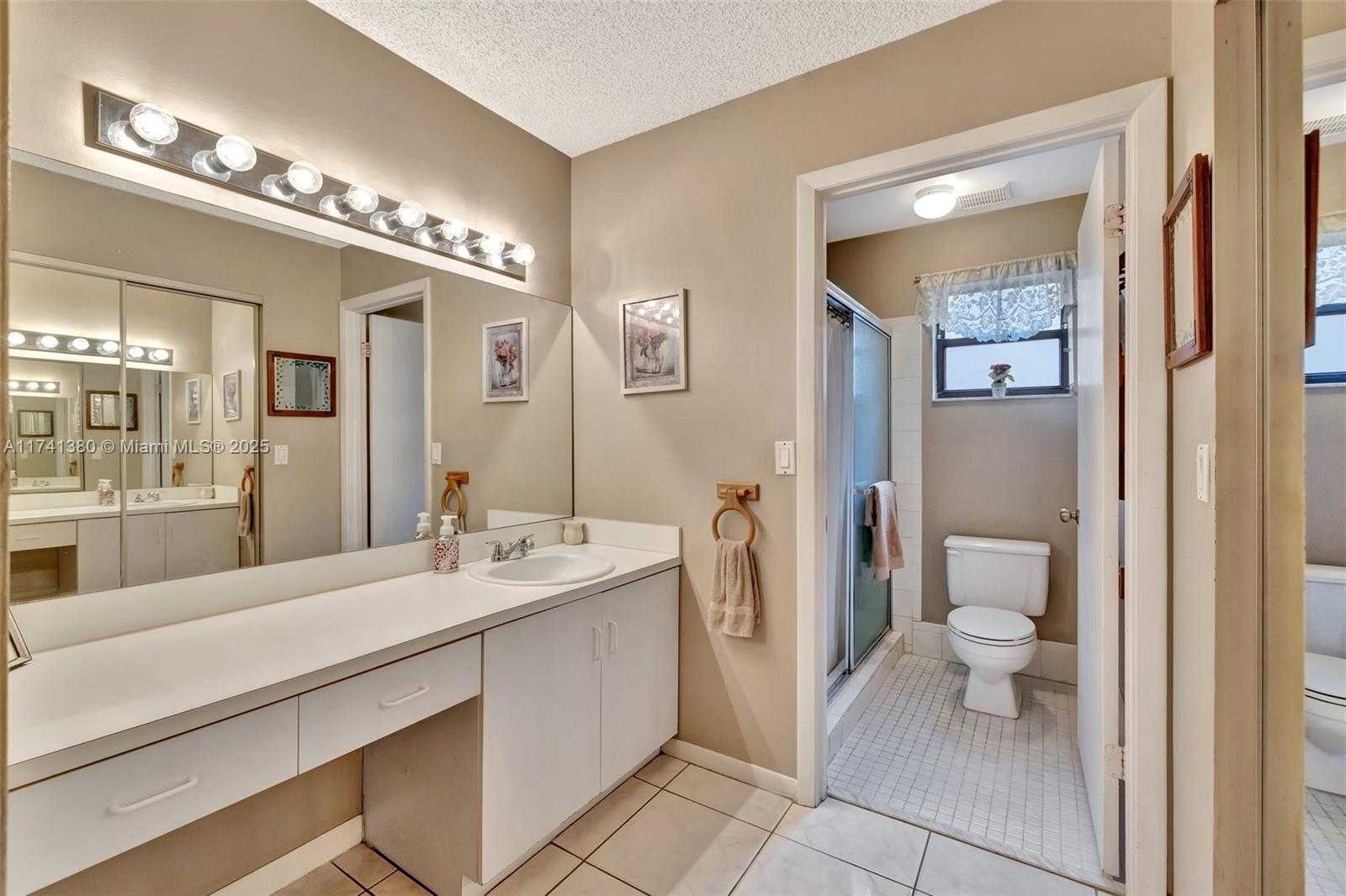 Small Image of 5911 EPSOM LN, Davie Number 22