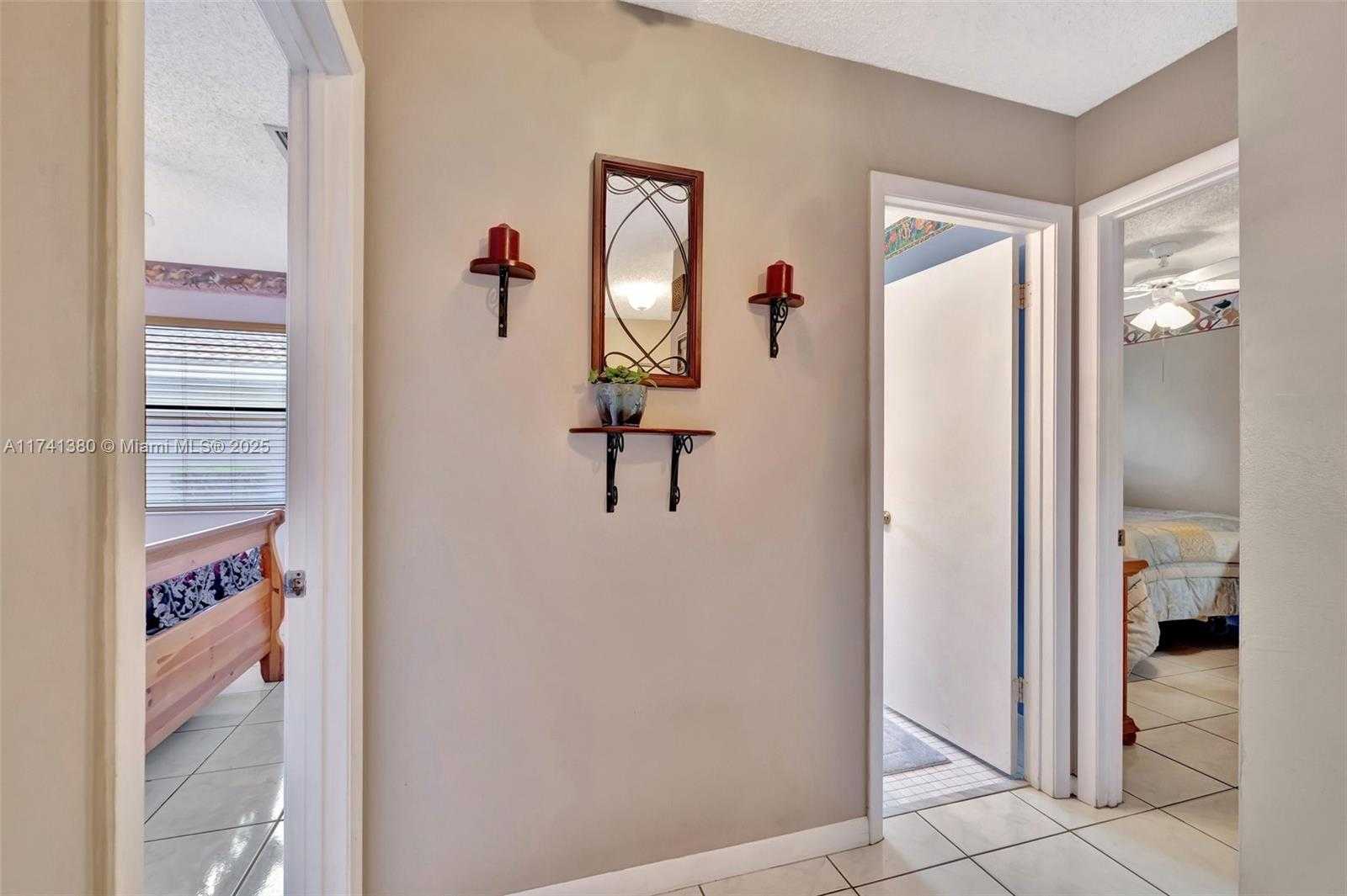Small Image of 5911 EPSOM LN, Davie Number 24