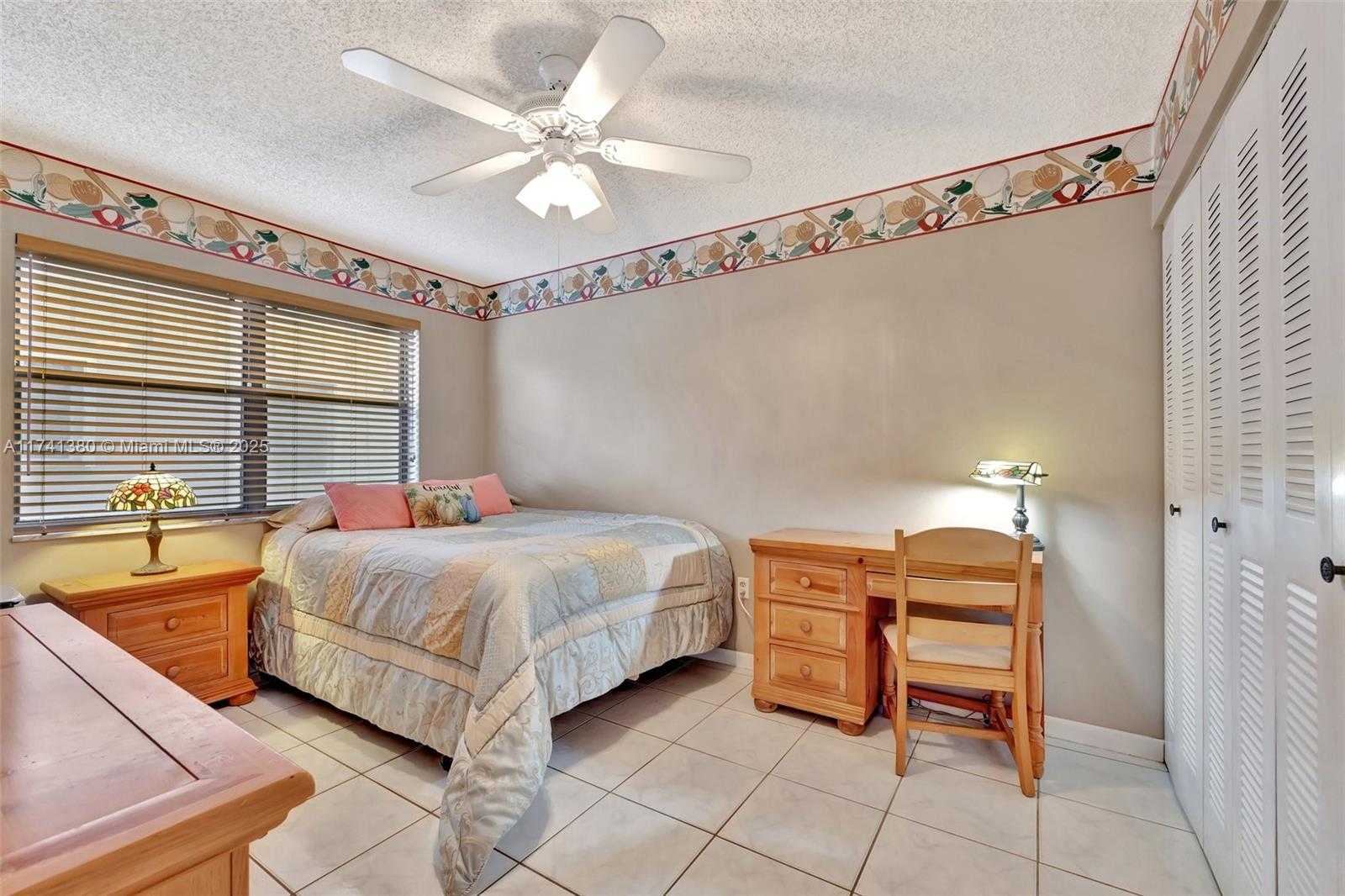 Small Image of 5911 EPSOM LN, Davie Number 27