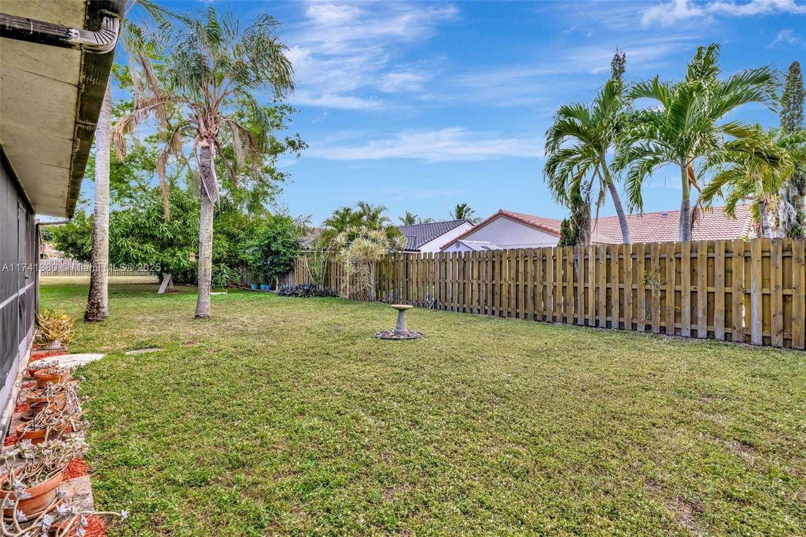 Small Image of 5911 EPSOM LN, Davie Number 35