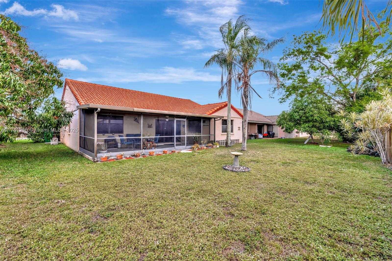 Small Image of 5911 EPSOM LN, Davie Number 39
