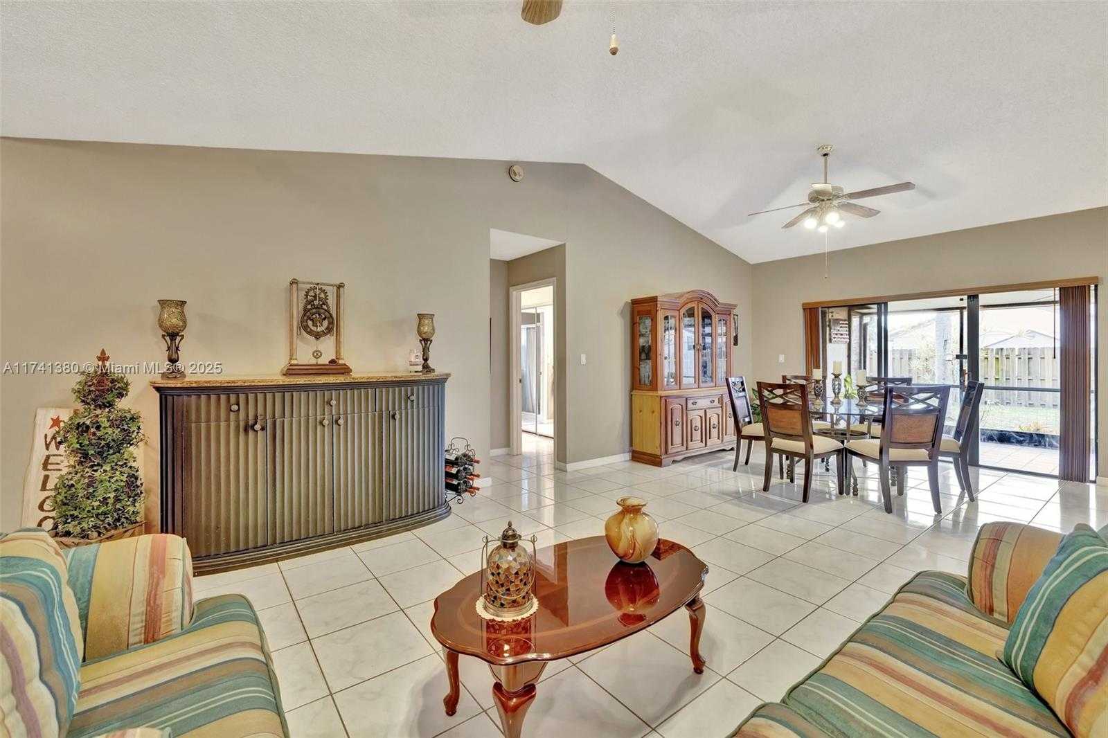 Small Image of 5911 EPSOM LN, Davie Number 5