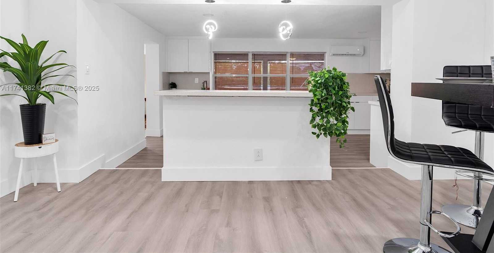 Small Image of 658 SOUTH WEST 1ST CT, Boynton Beach Number 13