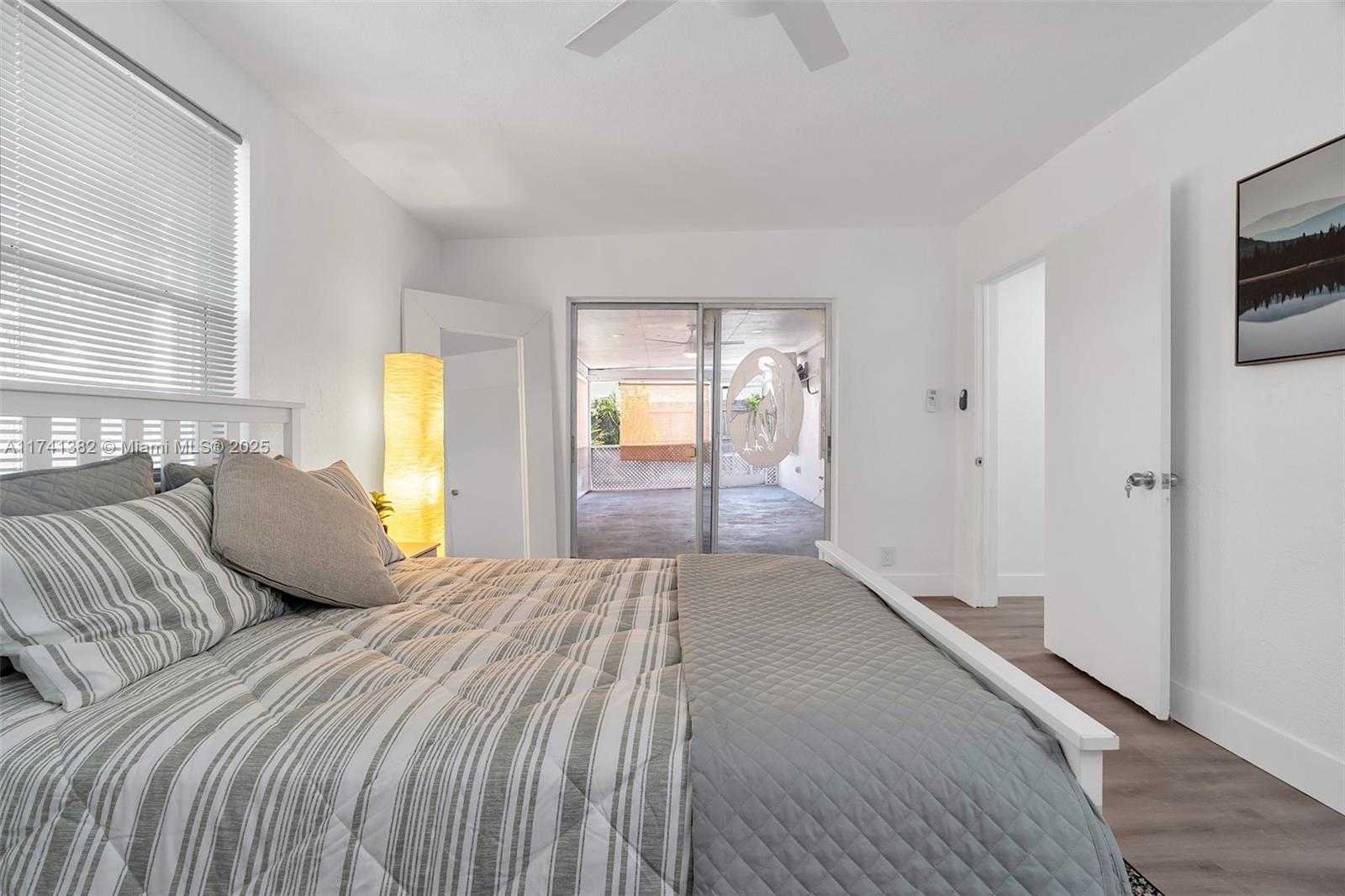 Small Image of 658 SOUTH WEST 1ST CT, Boynton Beach Number 25
