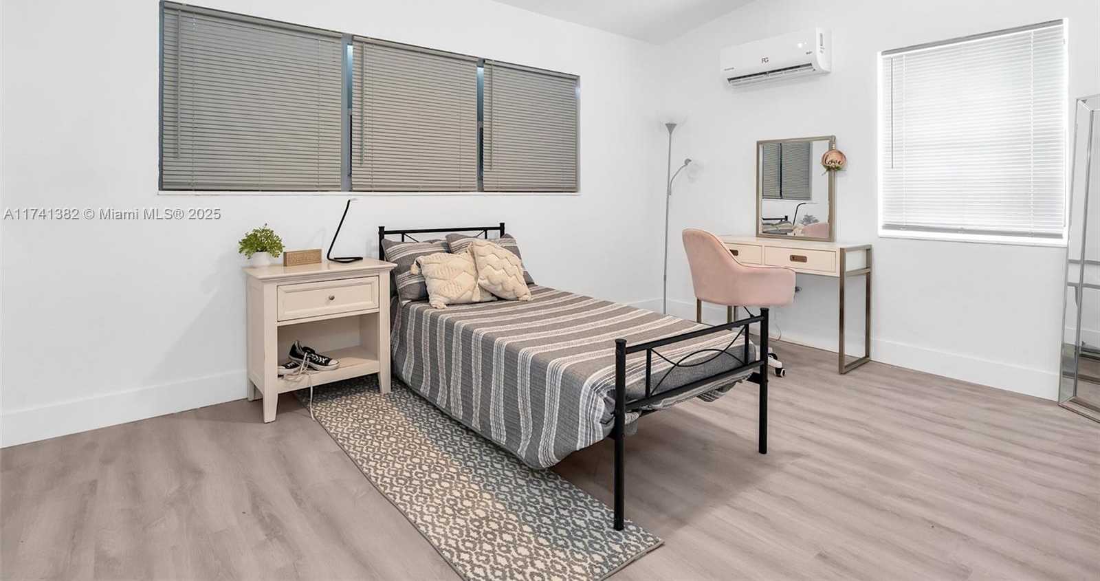 Small Image of 658 SOUTH WEST 1ST CT, Boynton Beach Number 29