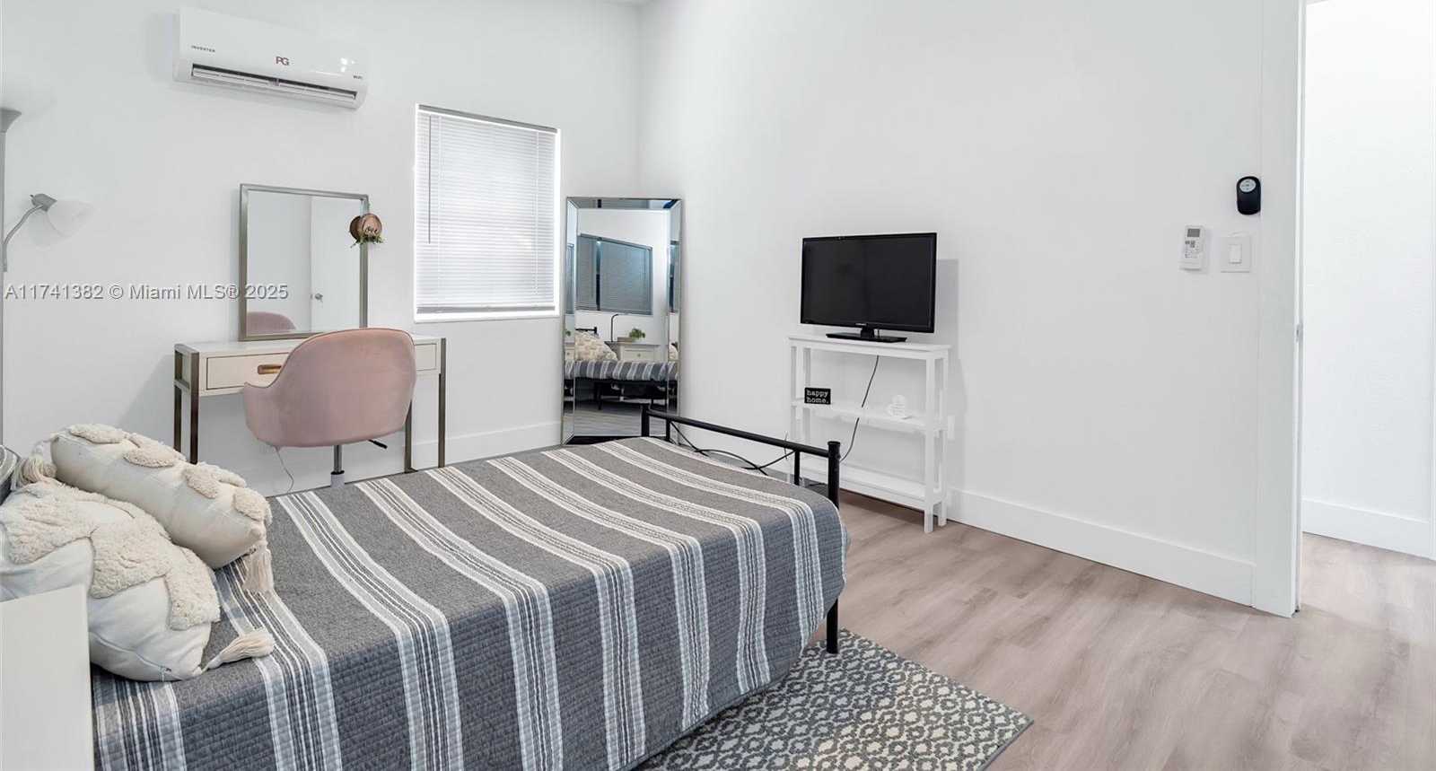 Small Image of 658 SOUTH WEST 1ST CT, Boynton Beach Number 31