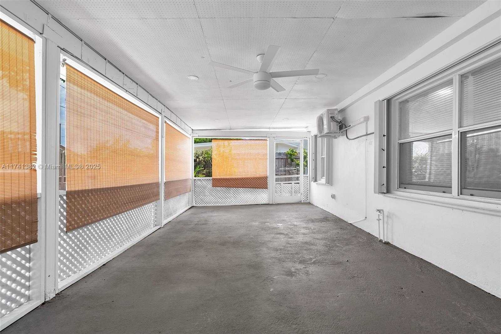 Small Image of 658 SOUTH WEST 1ST CT, Boynton Beach Number 36